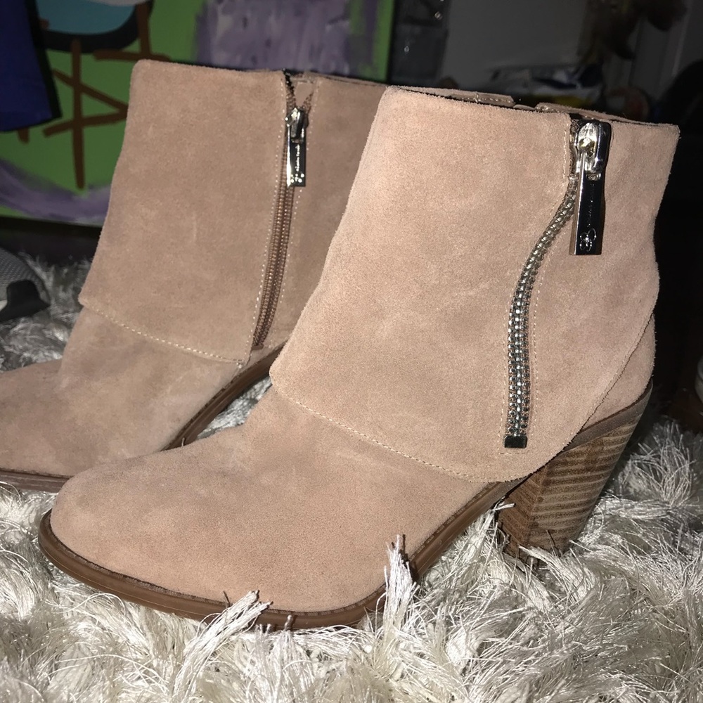 Jessica Simpson boots